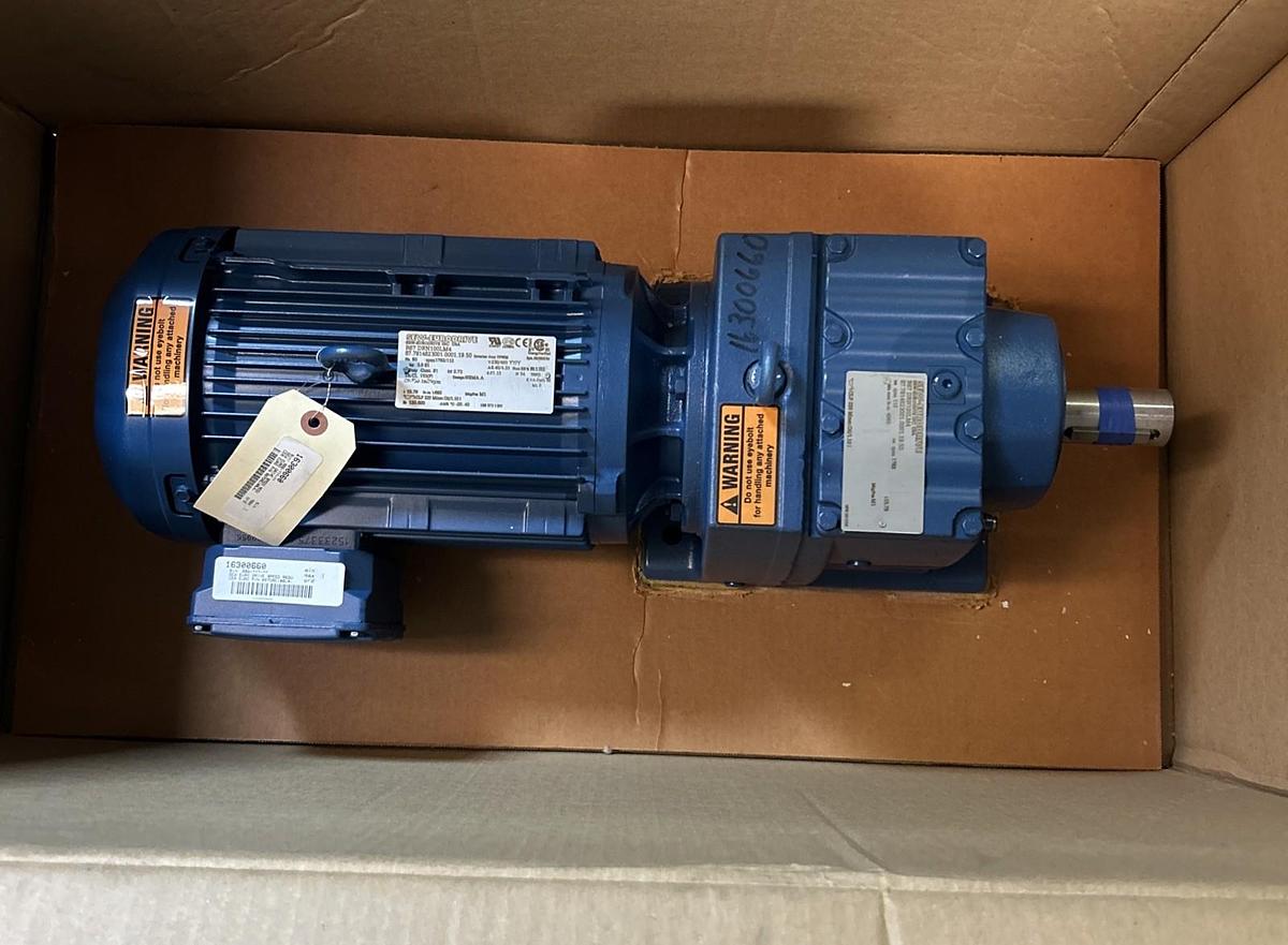 SEW-EURODRIVE,R67DRN100LM4,GEAR MOTOR 3HP 1762/112RPM 230/460V NOS