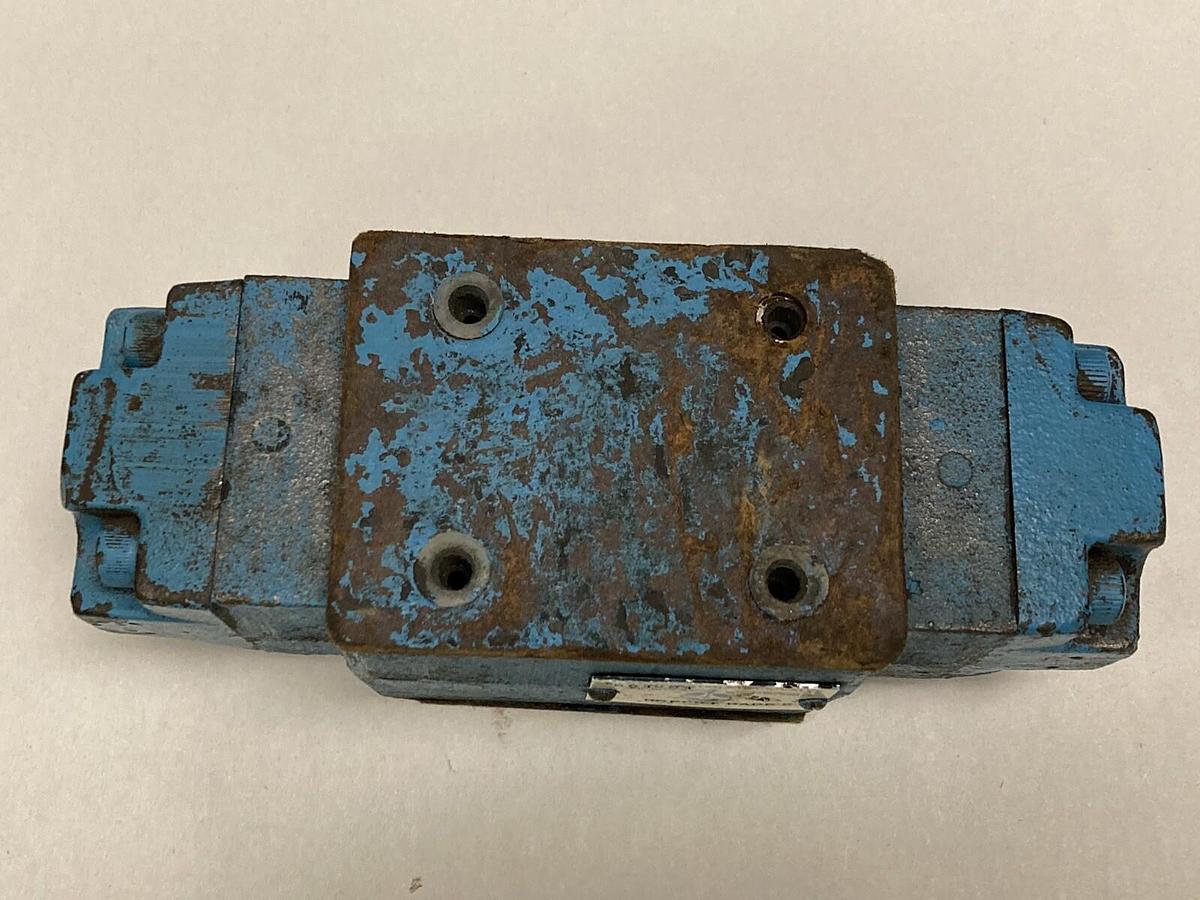 Used Sperry Vickers,DGPC01 DADB 51,Pilot Operated Check Valve