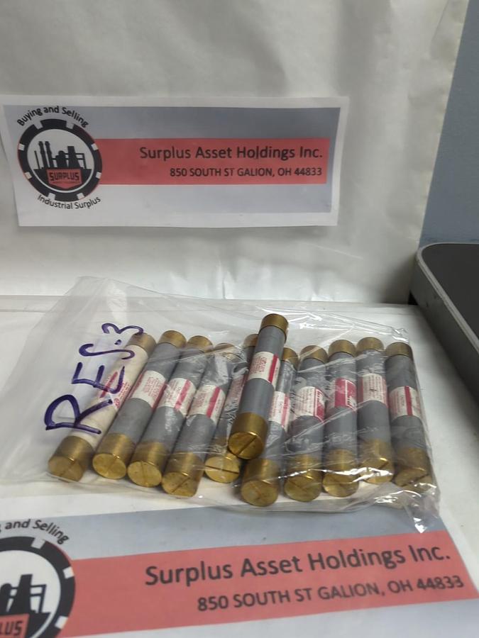 COOPER BUSSMANN,RES-3,RENEWABLE FUSE 3 AMP LOT OF 11 PRE-OWNED