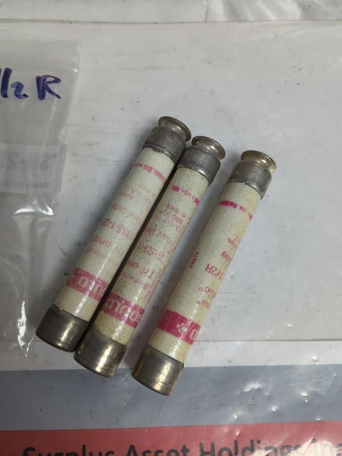 Used GOULD SHAWMUT,TRS3-1/2R,TRI-ONIC 3-1/2 AMP FUSE LOT OF 3 PRE-OWNED