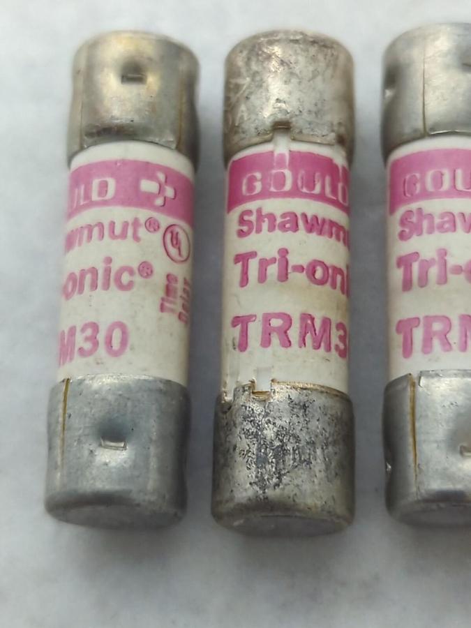 GOULD SHAWMUT,TRM 30,TRI-ONIC 30 AMP FUSE LOT OF 4 NOS