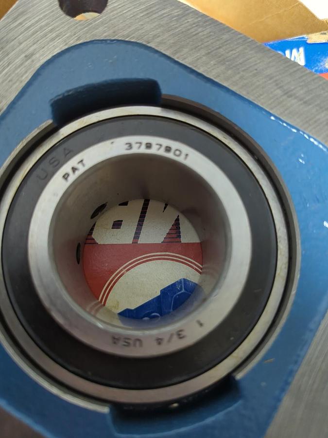 MB MANUFACTURING,NYLA-K FC4-25,1 3/4 INCH BORE 4-BOLT FLANGE BEARING NOS