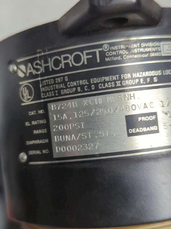 ASHCROFT,8724BXCHFMFSNH,SWITCH 15A 125/250/480VAC 200PSI 1/2A 125VAC NOS
