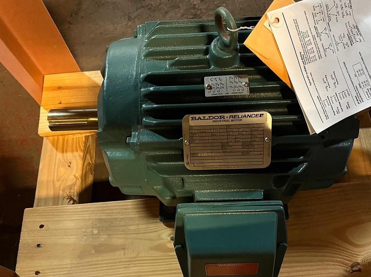 BALDOR,B703976,ELECTRIC MOTOR 7.5HP 1595RPM 3PH TENV 215T