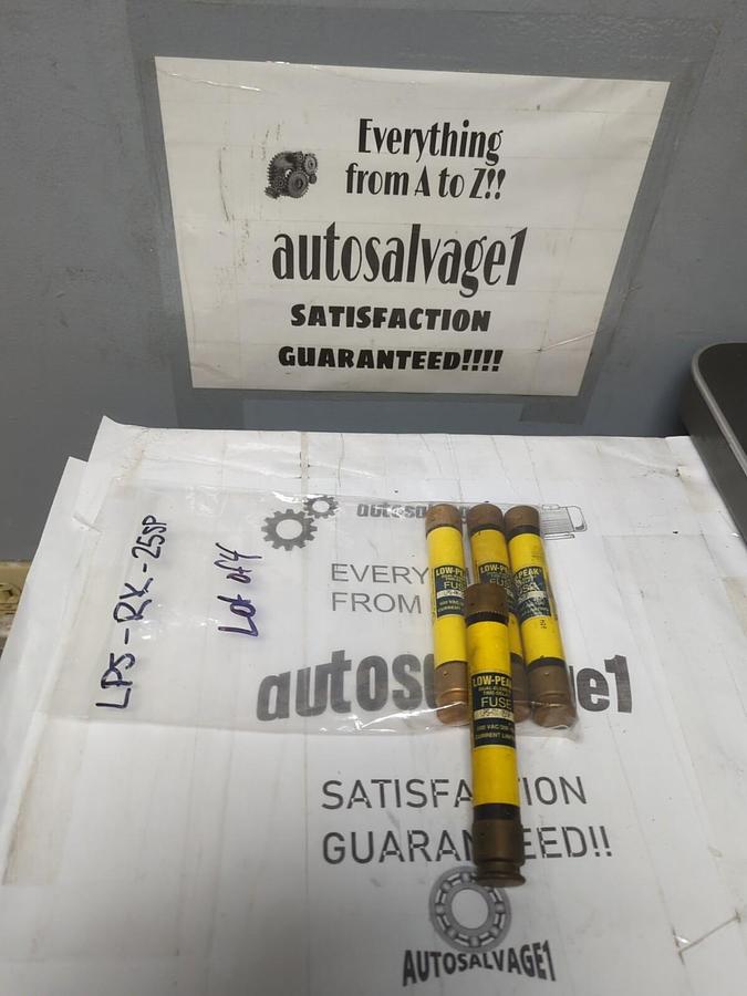 COOPER BUSSMANN,LPS-RK-25SP,LOW PEAK 25 AMP FUSES LOT OF 4