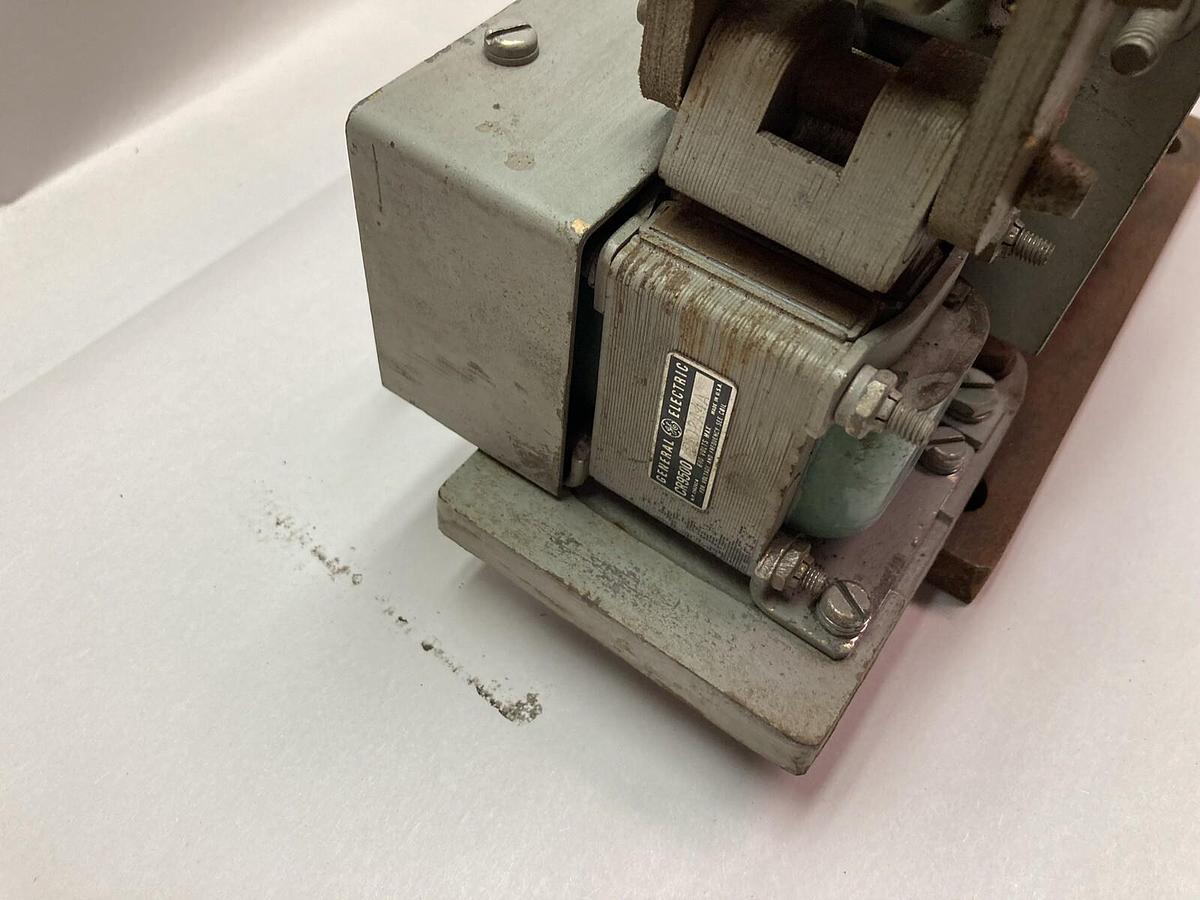 Used General Electric,IC9516460AA,3-1/2" Crane Drum Brake 440V 1/2 Inch Stroke