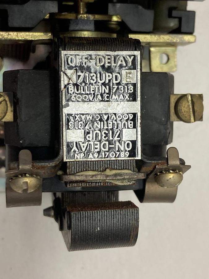 Used Joslyn Clark,713UPE,Pneumatic Timing Relay 110-120Vac Type PMT