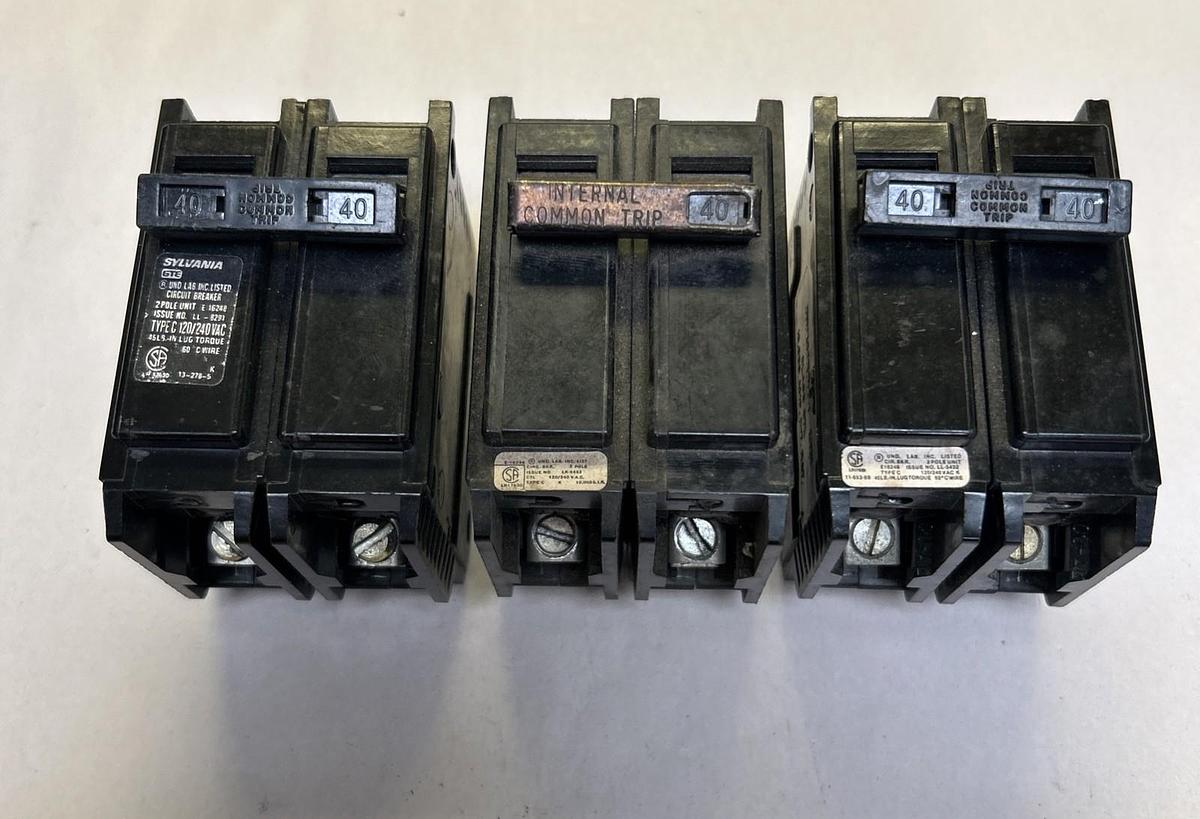Used SYLVANIA,C240,CIIRCUIT BREAKER 40A 120/240V 2P LOT OF 3