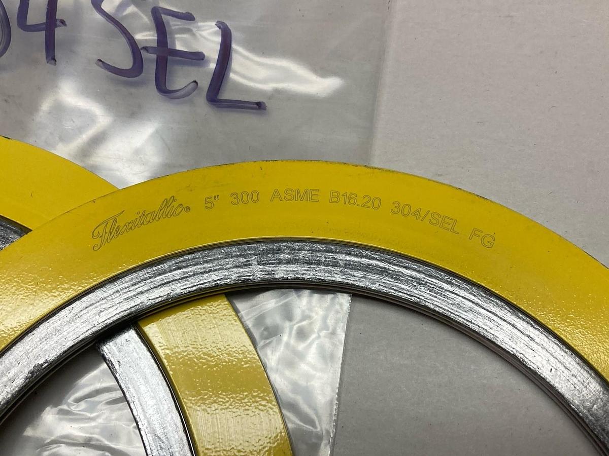 Flexitallic,300 ASME,5 Inch Spiral Round Gasket B16.20 304/SEL LOT OF 3