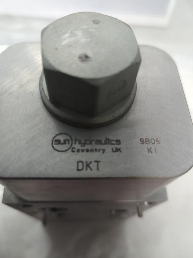 SUN HYDRAULICS,DKT 9BD9 K1,MANIFOLD VALVE BLOCK NOS