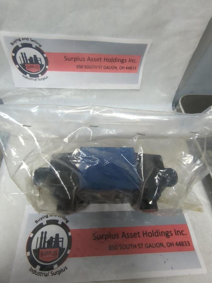 REXROTH,4WE1OH33/CW110N9K4,DIRECTIONAL SOLENOID VALVE NOS