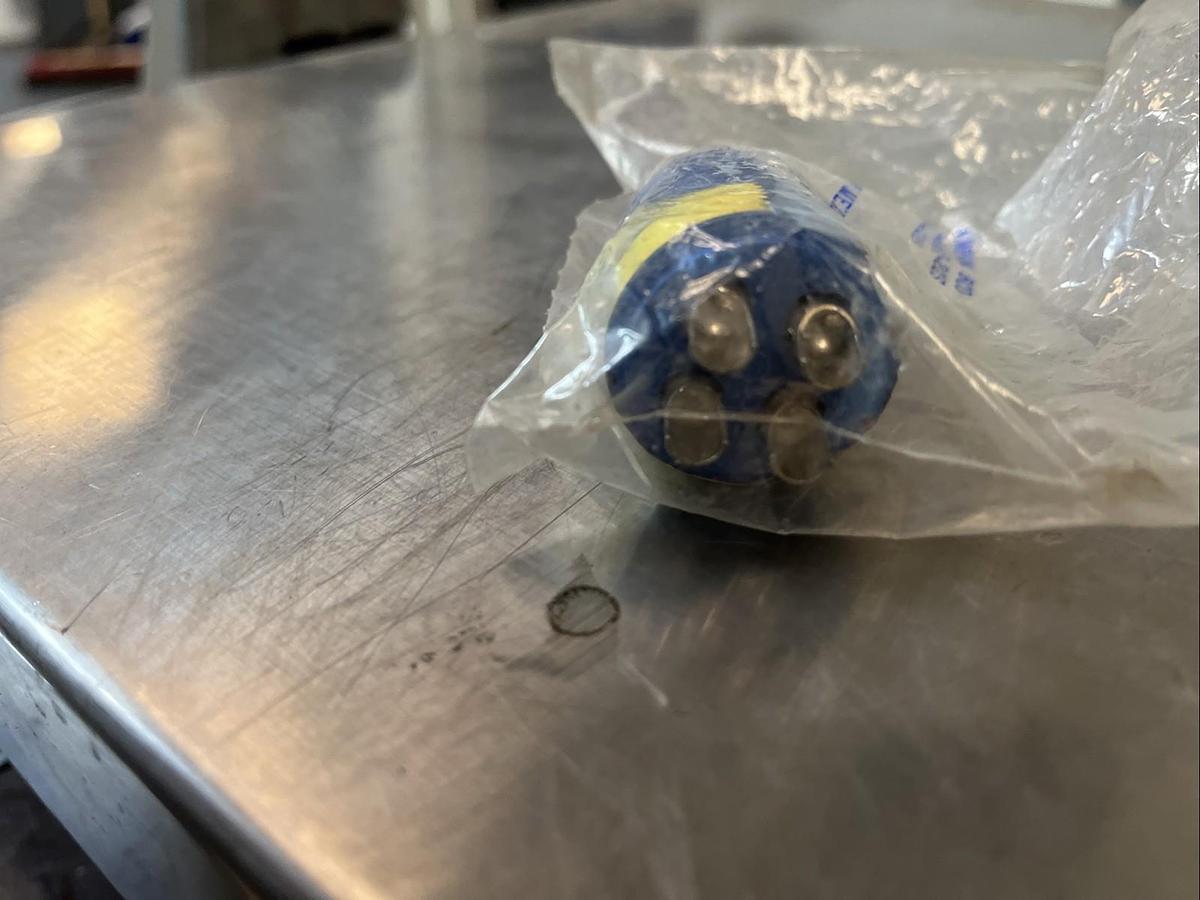 AMPHENOL,10-825813-22S,PLUG