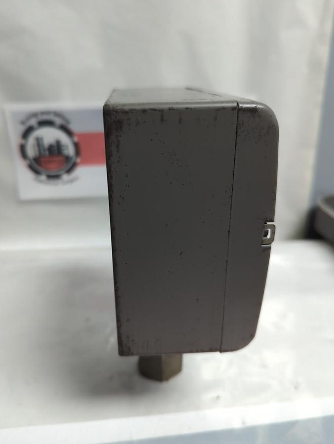 Used HONEYWELL,C647A 1002 1,GAS PRESSURE SWITCH PRE-OWNED