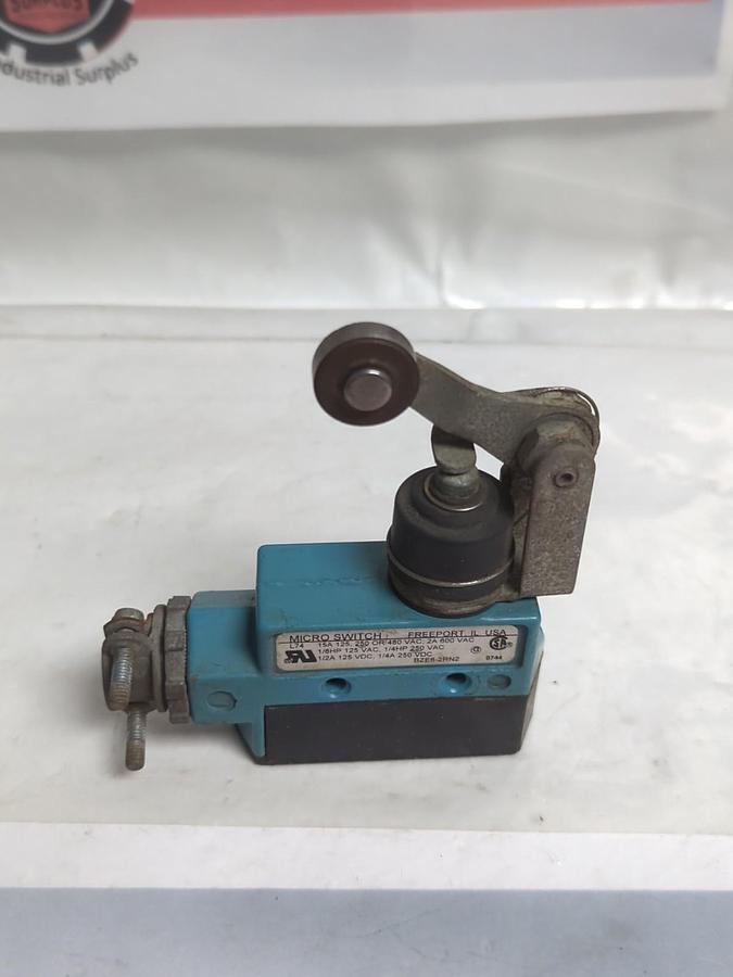 Used MICRO SWITCH,BZE6-2RN2,LIMIT SWITCH PRE-OWNED