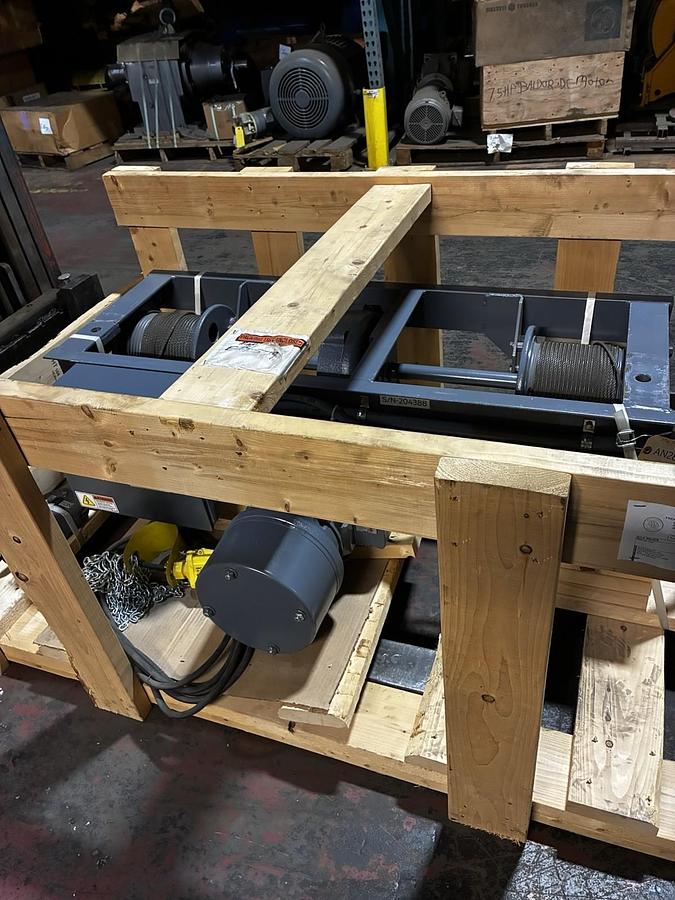 Used Electrolift,E-94579,1 Ton Dual Hoist Crane