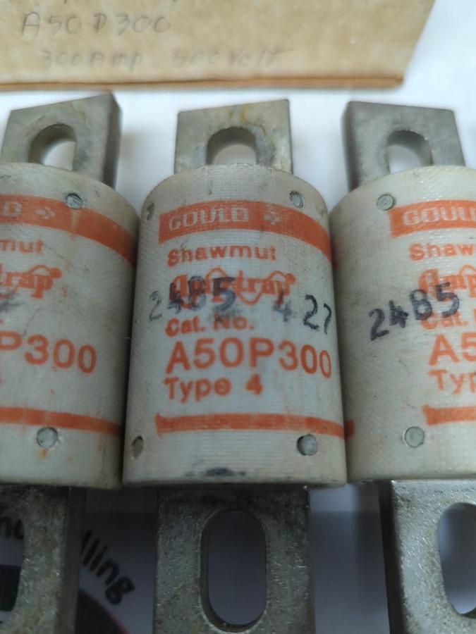 Used GOULD SHAWMUT,A50P300,AMP-TRAP 300 AMP FUSE LOT OF 6 PRE-OWNED