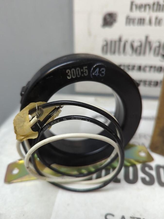 E.I.L INSTRUMENTS,76 RL-301,CURRENT TRANSFORMER RATIO 300:5A 600V NOS