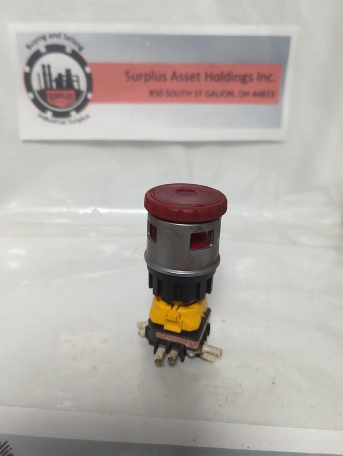 Used IDEC,XN4E-TL,EMERGENCY STOP SWITCH/BUTTON PRE-OWNED