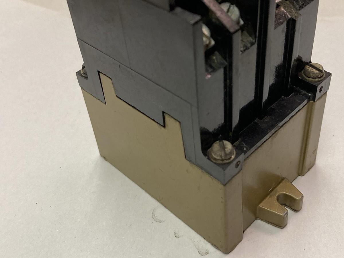 Used Allen Bradley,700-P200A1,AC Relay Type P Ser A