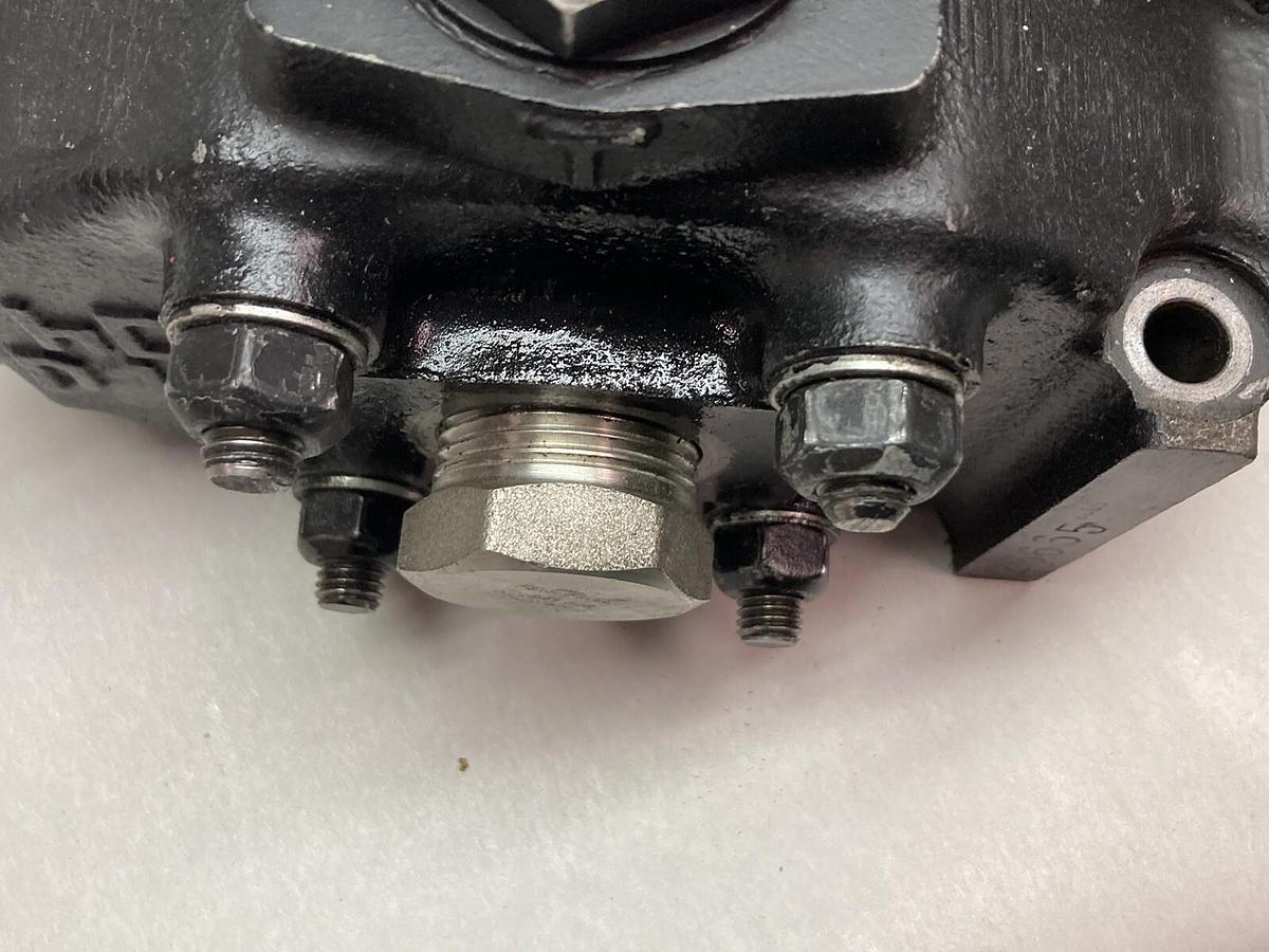 Used Cross,000900720 29143,Hydraulic Valve Assembly