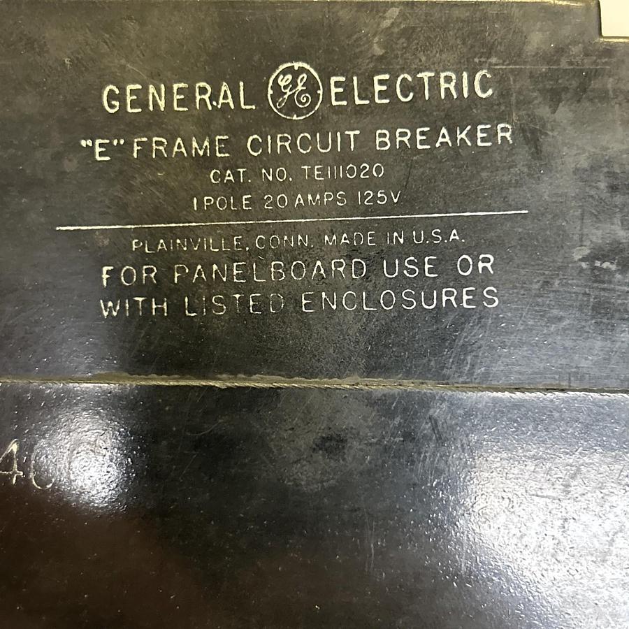 Used GENERAL ELECTRIC,TE111020,CIRCUIT BREAKER 20A 125V 1P LOT OF 2