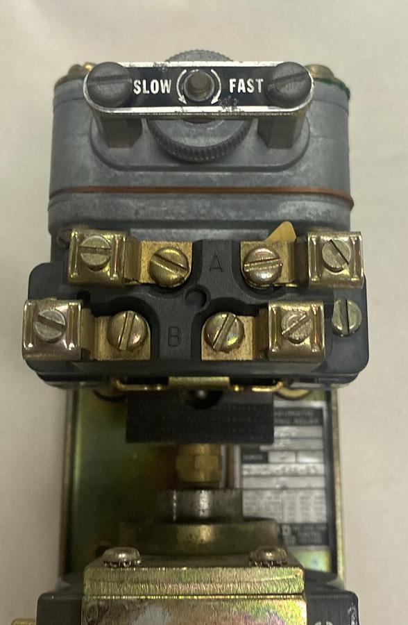 Used SQUARE D,9050CO2E,TIMER RELAY NOS