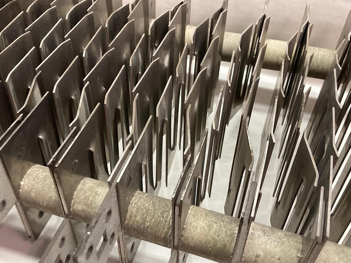 Used General Electric,IC9141A001A104,Punched Steel Grid Resistor 0.65OHMS 600V