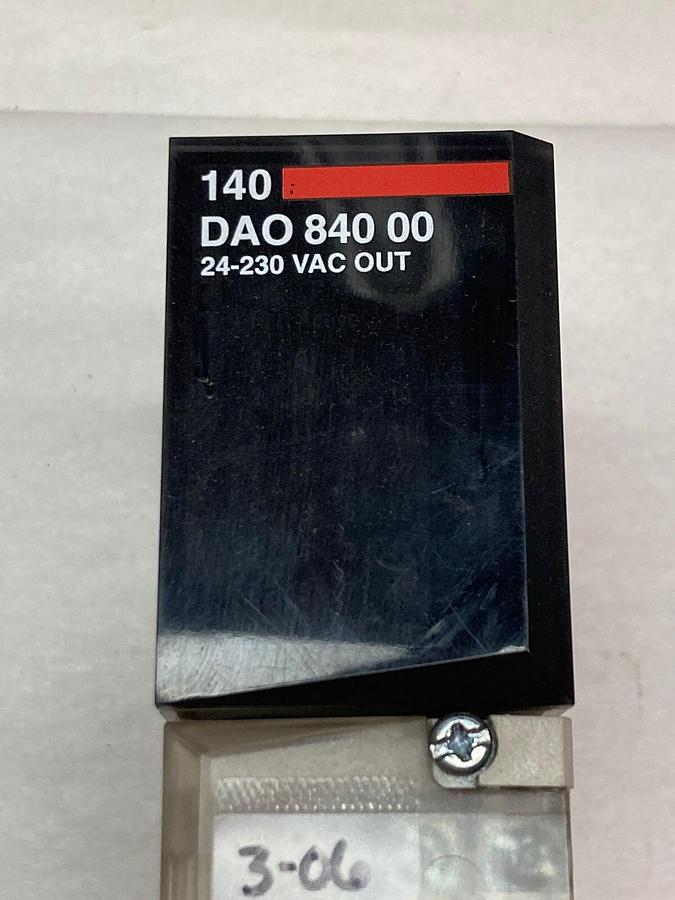 Used Schneider Electric Modicon,140-DAO-840-00,Discrete Output Module