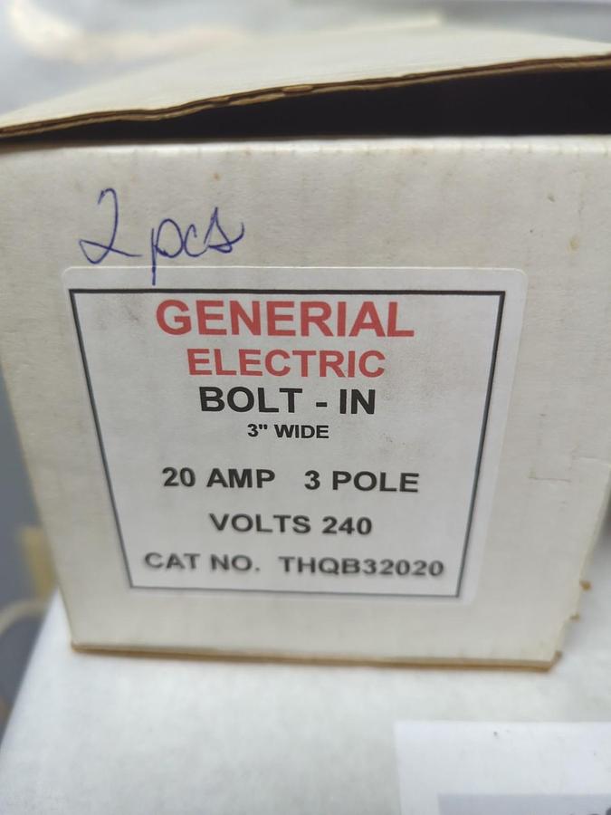 Used GENERAL ELECTRIC,THQB32020,CIRCUIT BREAKER 20 AMP 3-POLE LOT OF 2 PRE-OWNED