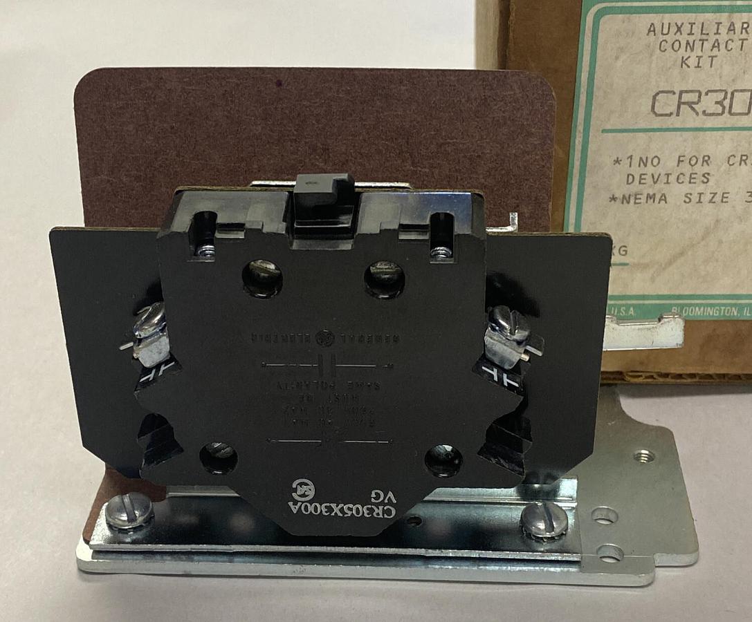 Used GENERAL ELECTRIC,CR305X300A,AUXILIARY CONTACT KIT SIZE 3-4 NEW