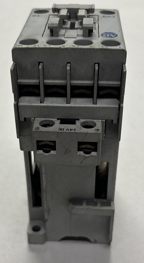 Used ALLEN BRADLEY,100-C09Z*10,CONTACTOR