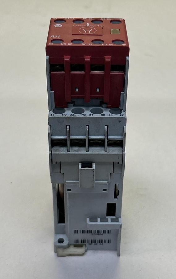 Used ALLEN BRADLEY,700S-CF620DJC,CONTACTOR 24VDC COIL