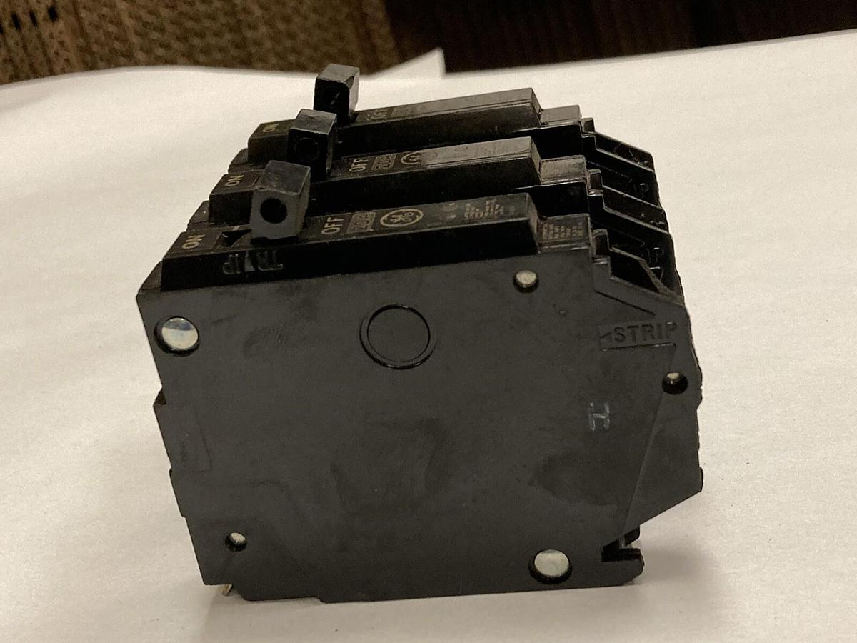 Used GE,H437& Arc,Fault Combination Circuit Breaker 20 A  LOT OF 3