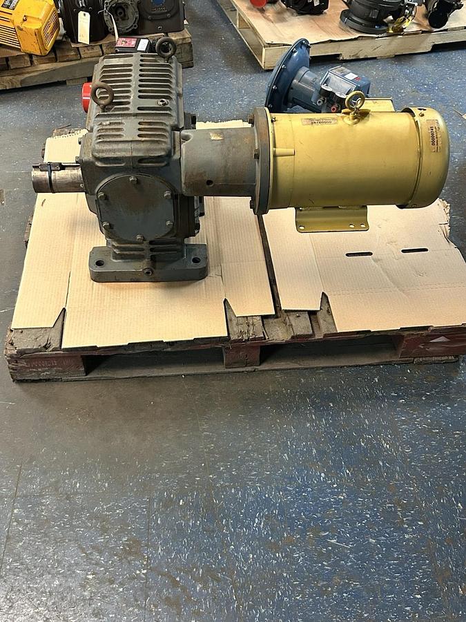 Used WINSMITH,961CDTD73000LC,SPEED REDUCER GEARBOX 7.23HP 1750RPM 200:1 RATIO