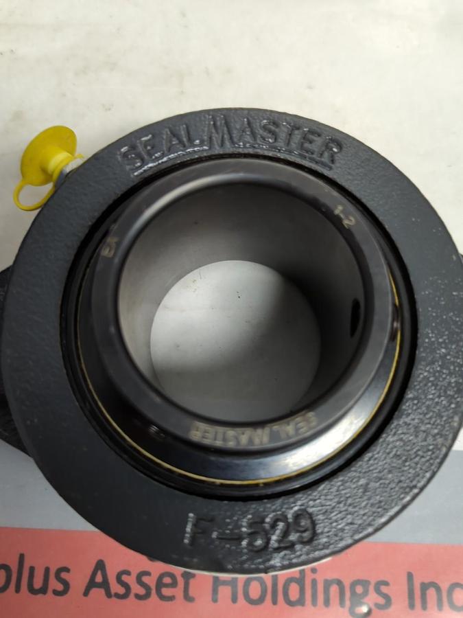 SEALMASTER,SFT-32R,2-BOLT FLANGE MOUNT BEARING 2 INCH BORE NOS