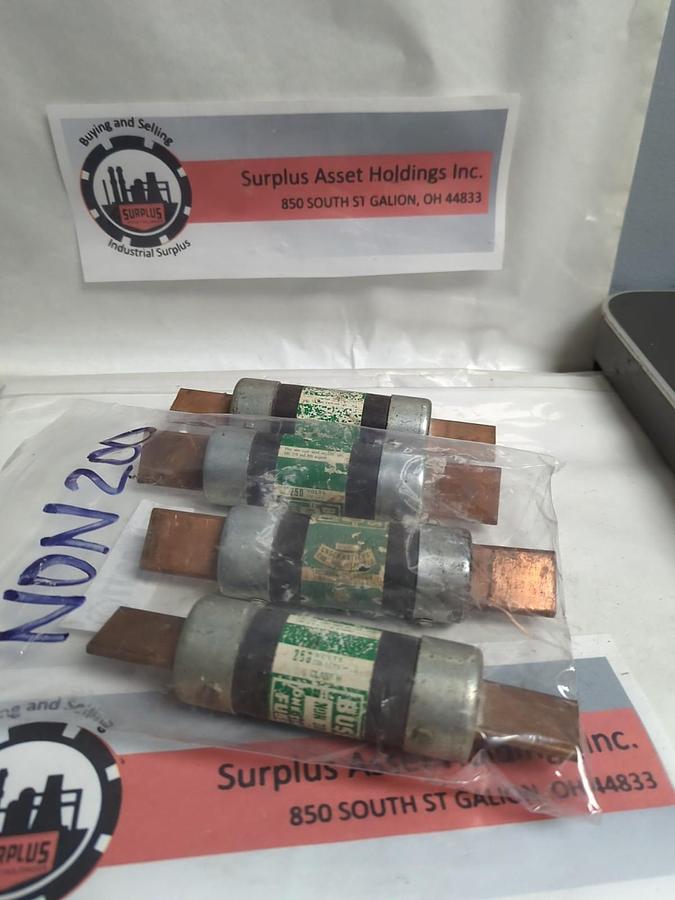 Used COOPER BUSSMANN,NON-200,ONE-TIME 200 AMP FUSE LOT OF 4 PRE-OWNED