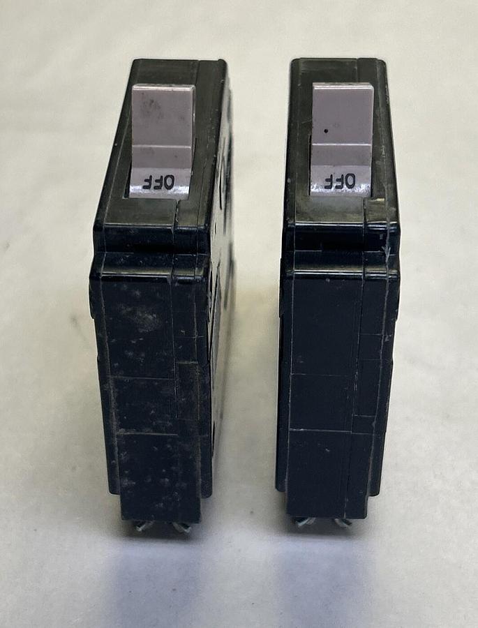 Used CUTLER-HAMMER,CH115,CIRCUIT BREAKER 15A 120/240V 1P LOT OF 2