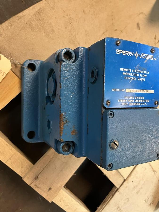 Used VICKERS,FGE-06-30-002-12,HYDRAULIC FLOW CONTROL VALVE