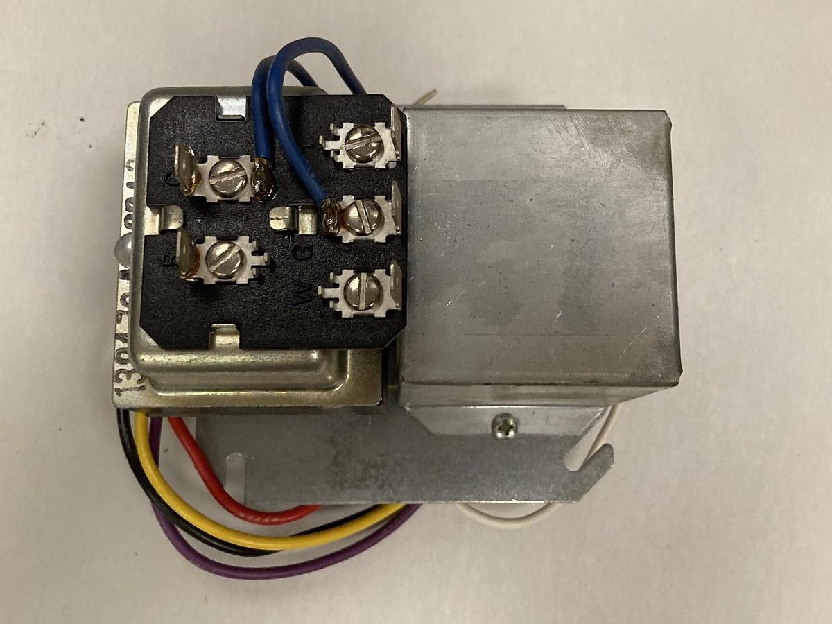 Honeywell,R8239B1043,Fan Center