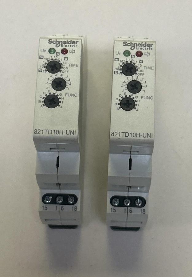 Used SCHNEIDER ELECTRIC,821TD10H-UNI,TIME DELAY RELAY LOT OF 2
