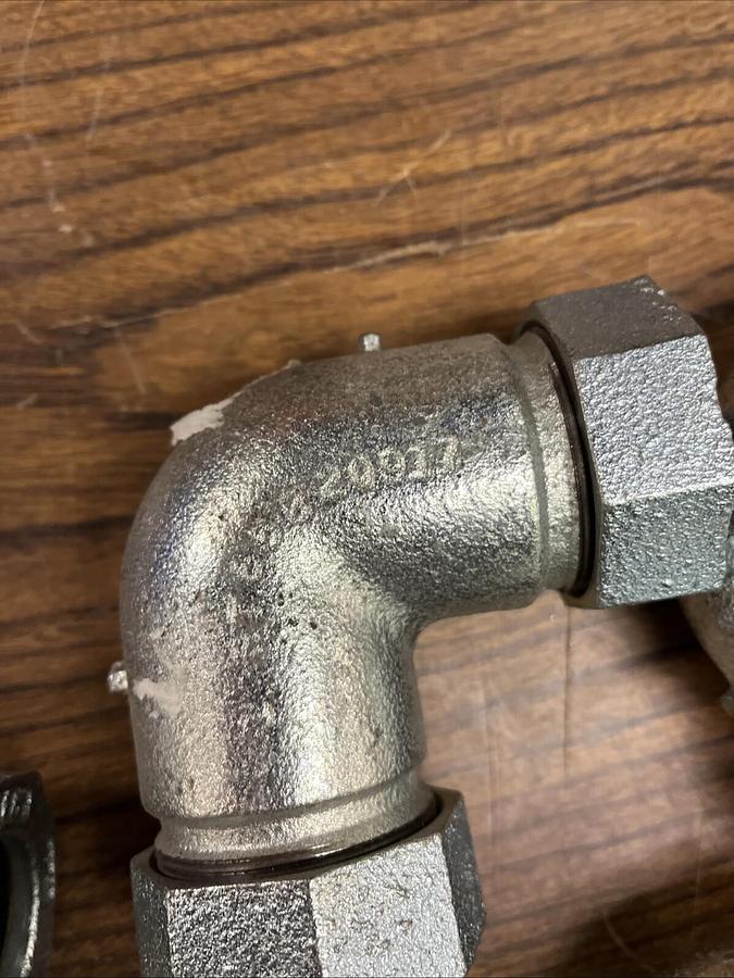 DRESSER,ST65B20917,ANCHOR PIPES ELBOW 1" LOT OF 6