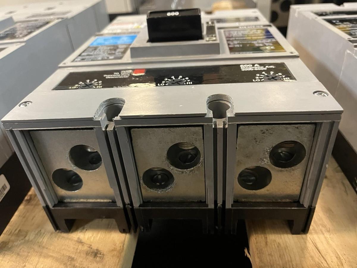 Used SIEMENS,LXD63B600,SENTRON CIRCUIT BREAKER 600 AMP 600V 3P