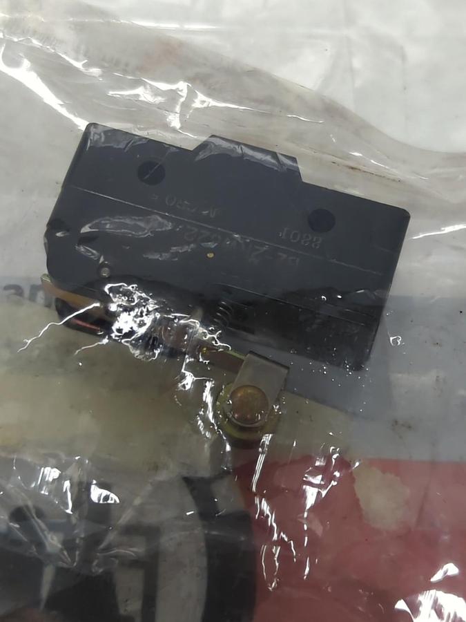 MICROSWITCH,BZ-2RW822-A2,ROLLER LIMIT SWITCH LOT OF 2 NOS