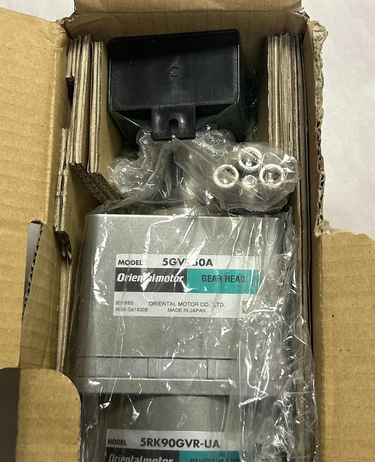 Used ORIENTAL MOTOR,5RK90UA-50A,REVERSIBLE MOTOR NEW