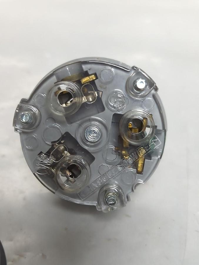 ARROW HART,6202,LOCKING PLUG NEMA L5-20P 125V 20A 2P 3W NOS