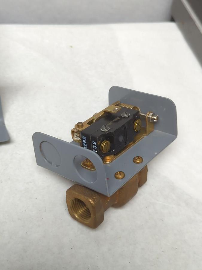 JOHNSON CONTROLS,F60B1,FLOW CONTROL OPENS LOW CLOSES AT 1.9GPM NOS