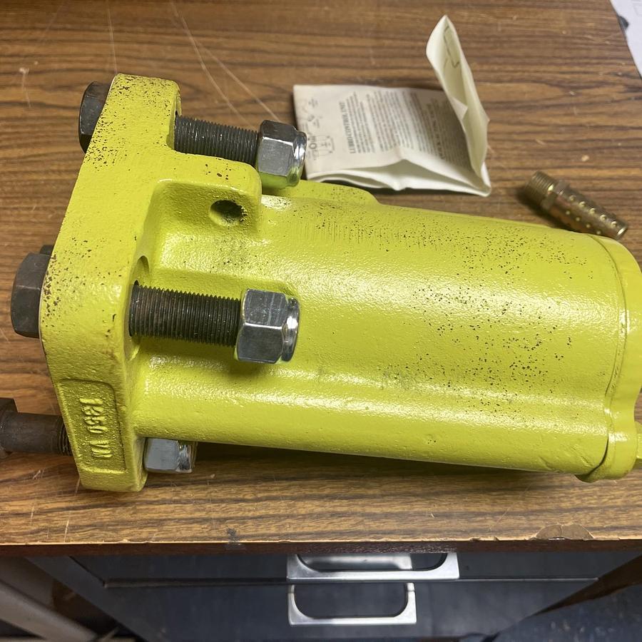 CLEVELAND VIBRATOR,1350-VM,PNEUMATIC VIBRATOR