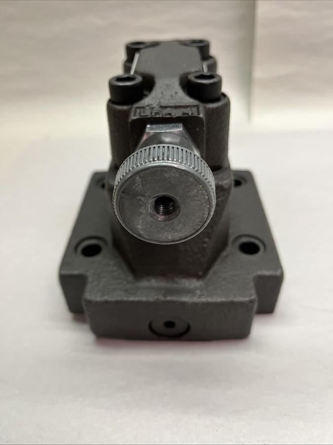 Used DENISON,R4J06-533-10-A5-M485625,HYDRAULIC UNLOADING VALVE