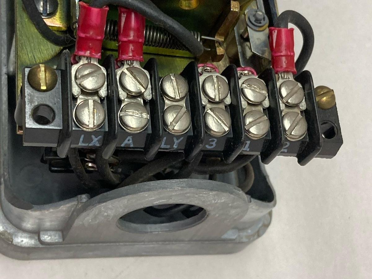 Used Eagle Signal,HD32A622,5.5 Minute Timer Relay 120V 60Hz