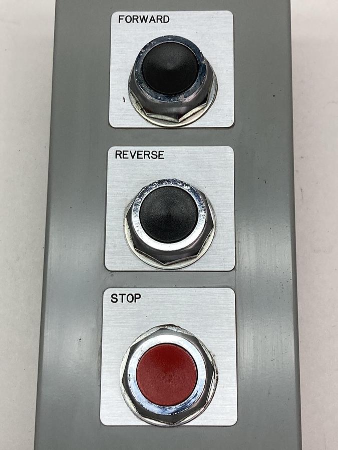 Westinghouse,PB1ES3,3-Unit Pushbutton Enclosure